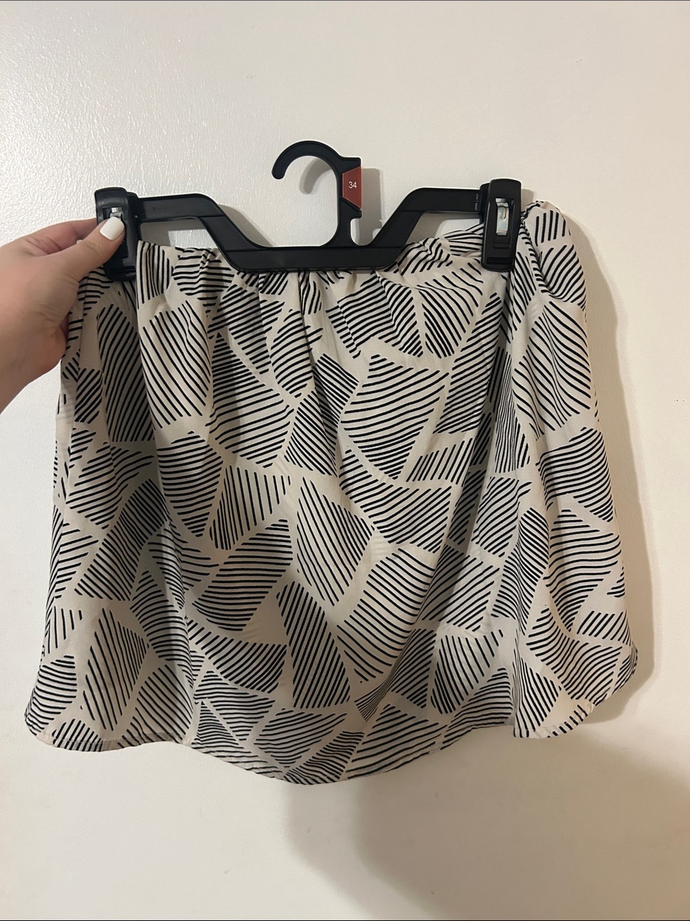 Tyche Black & White Abstract Stripe Tunic Top
